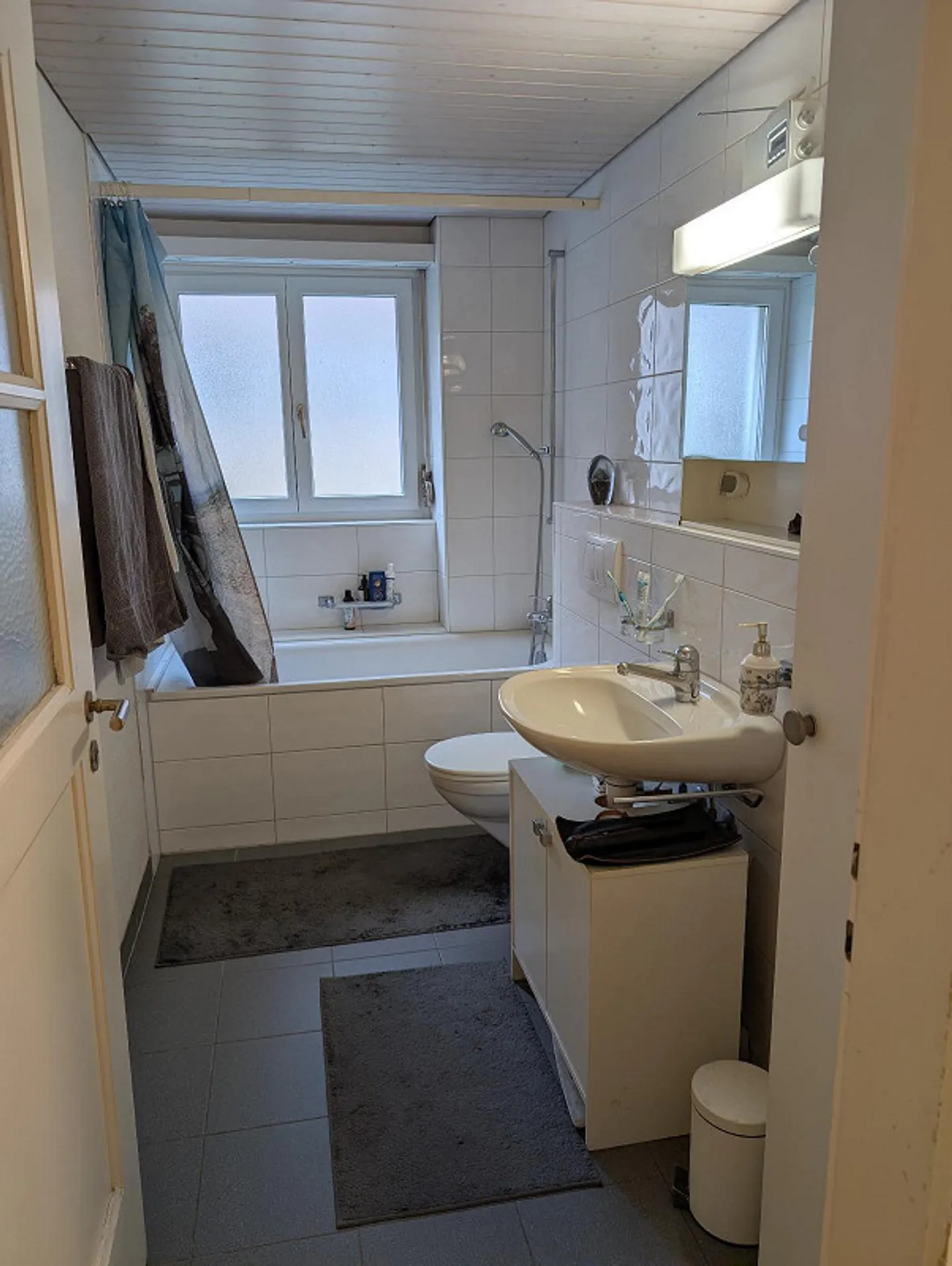 Charming 2-room apartment with balcony and beautiful view - Photo 9 of 9