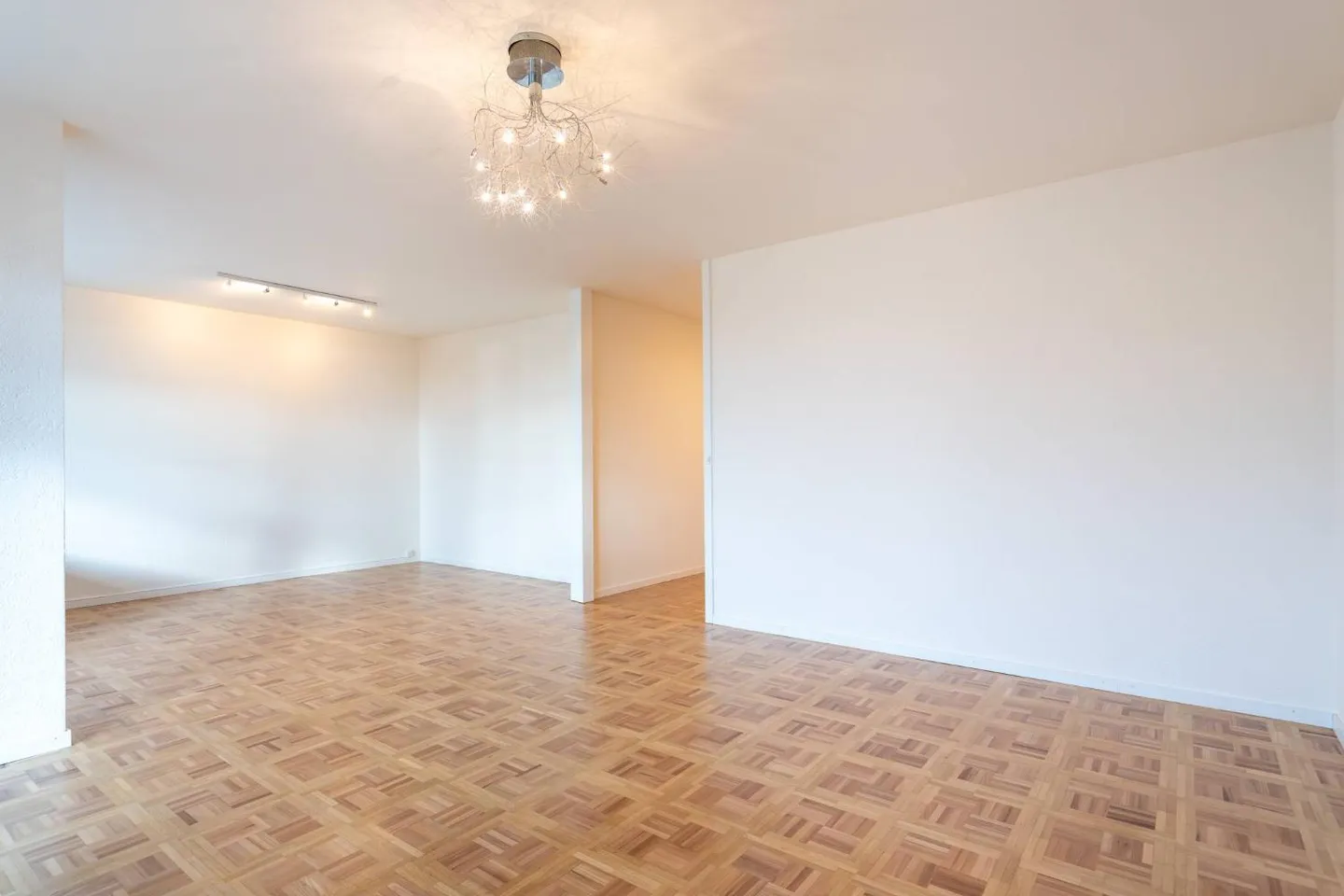 Appartement Charmant à Belmont - Photo 2 sur 9
