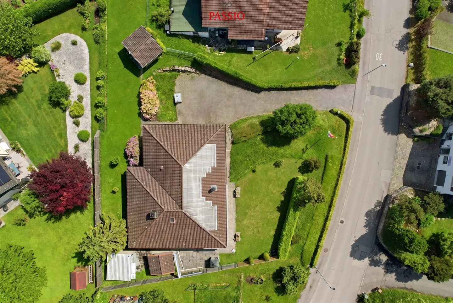 Affascinante casa unifamiliare con riserva di terreno su un lotto di 1'386 m² - Foto 41 di 46