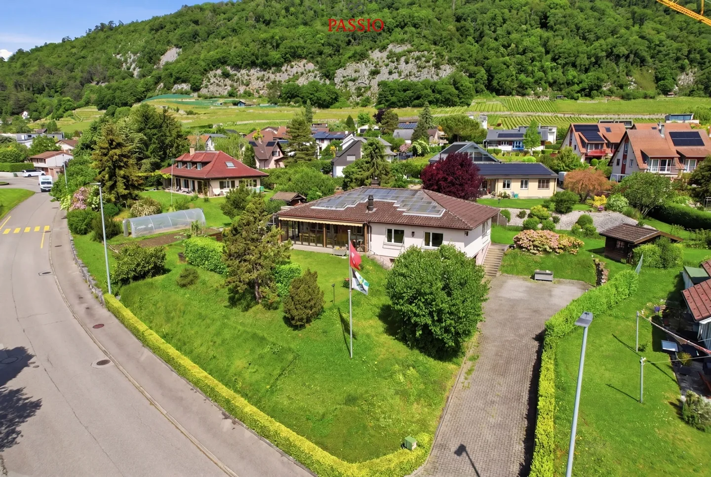 Affascinante casa unifamiliare con riserva di terreno su un lotto di 1'386 m² - Foto 43 di 46