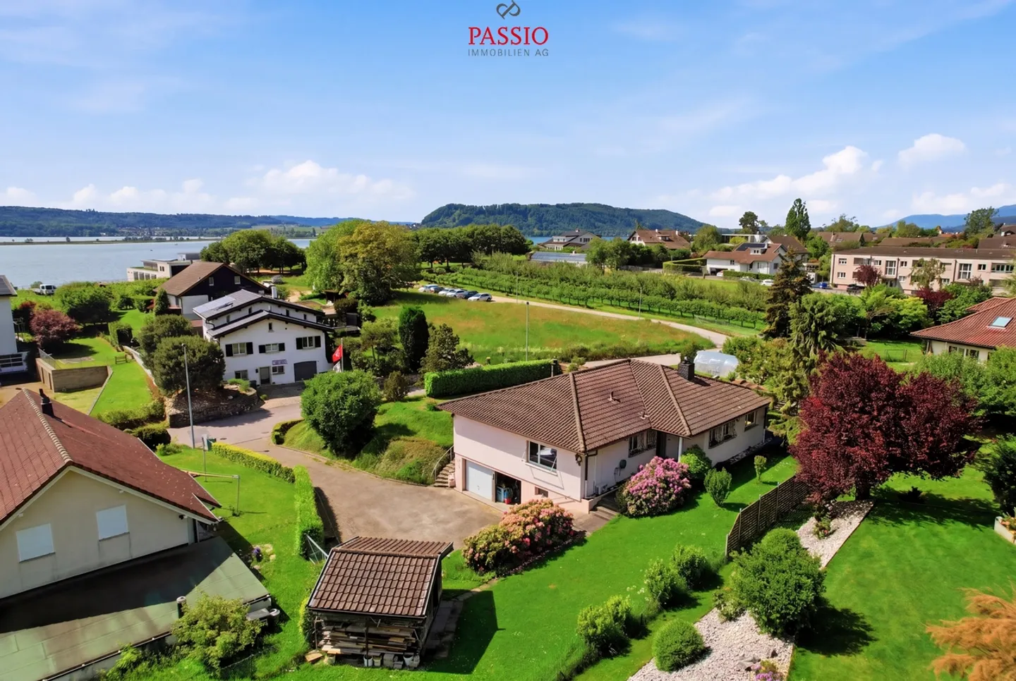 Affascinante casa unifamiliare con riserva di terreno su un lotto di 1'386 m² - Foto 44 di 46