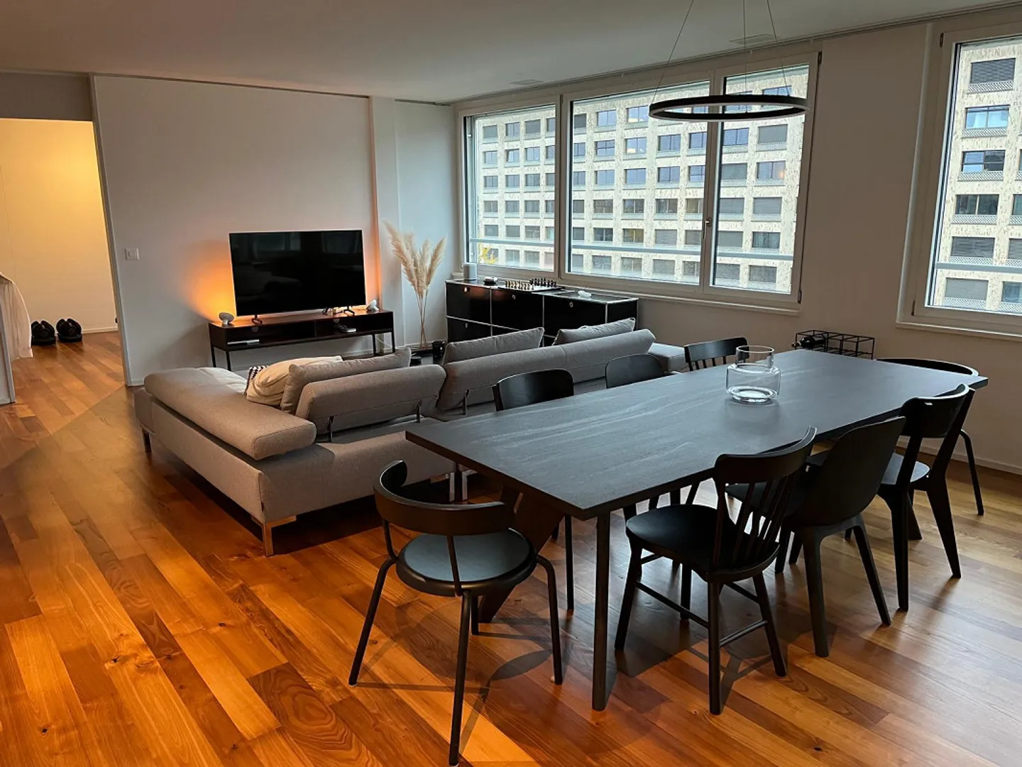 Moderne 3.5-Zimmer-Wohnung mit Balkon und Stadtblick im Kreis 5 - Foto 6 von 16