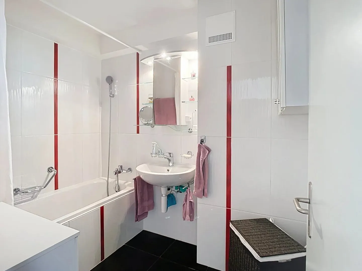 In the center, 3.5-room apartment with balcony and unobstructed view - Photo 7 of 12