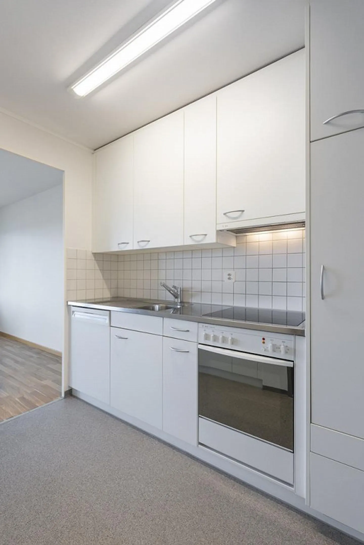 RENT WITHOUT DEPOSIT - Are you looking for your first apartment? - Photo 2 of 8