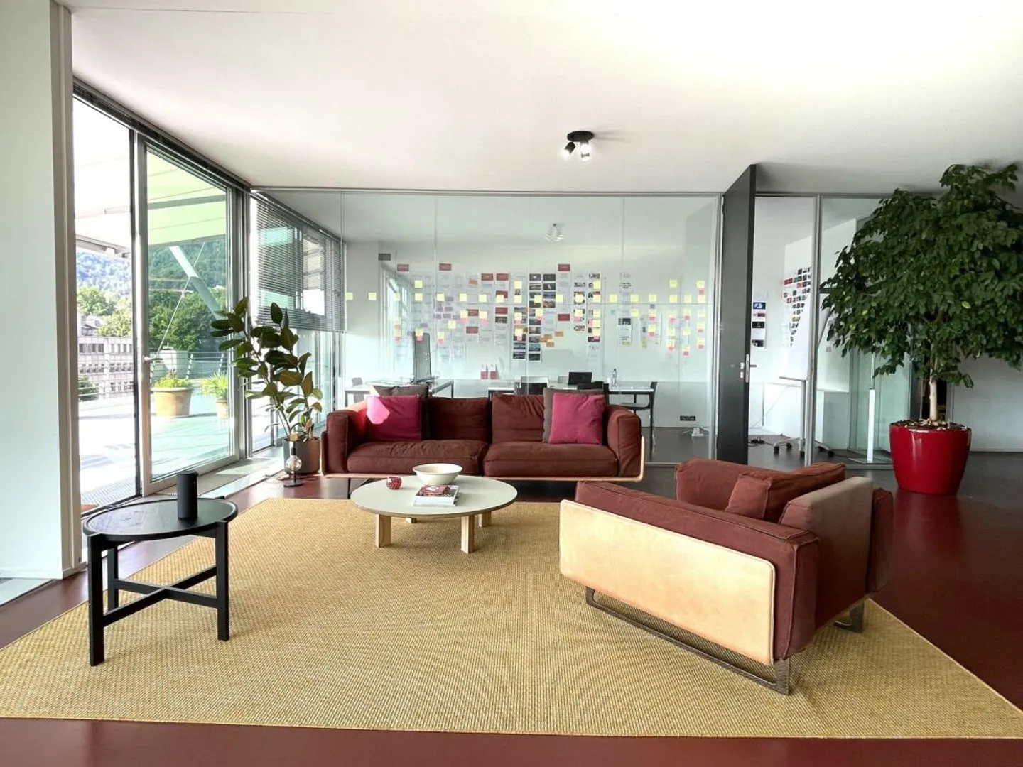 Moderne Gewerbefläche mit exklusiver Dachterrasse im Zürcher Binz-Quartier - Foto 1 von 7
