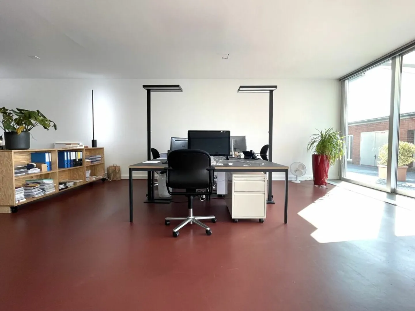 Moderne Gewerbefläche mit exklusiver Dachterrasse im Zürcher Binz-Quartier - Foto 4 von 7