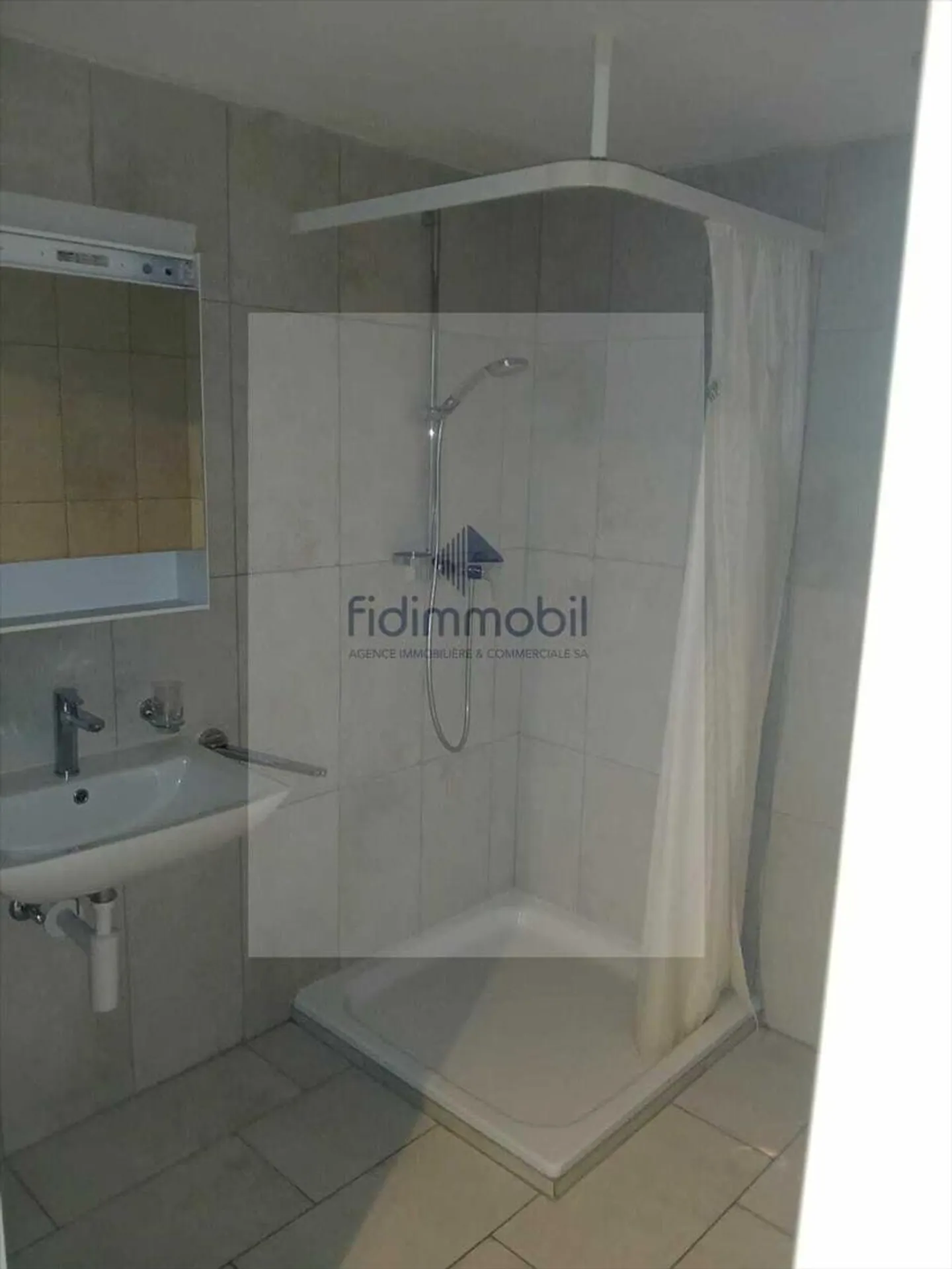 Apartment for rent - Photo 4 of 5