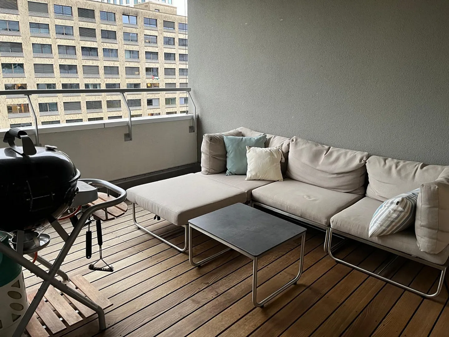 Moderne 3.5-Zimmer-Wohnung mit Balkon und Stadtblick im Kreis 5 - Foto 15 von 16