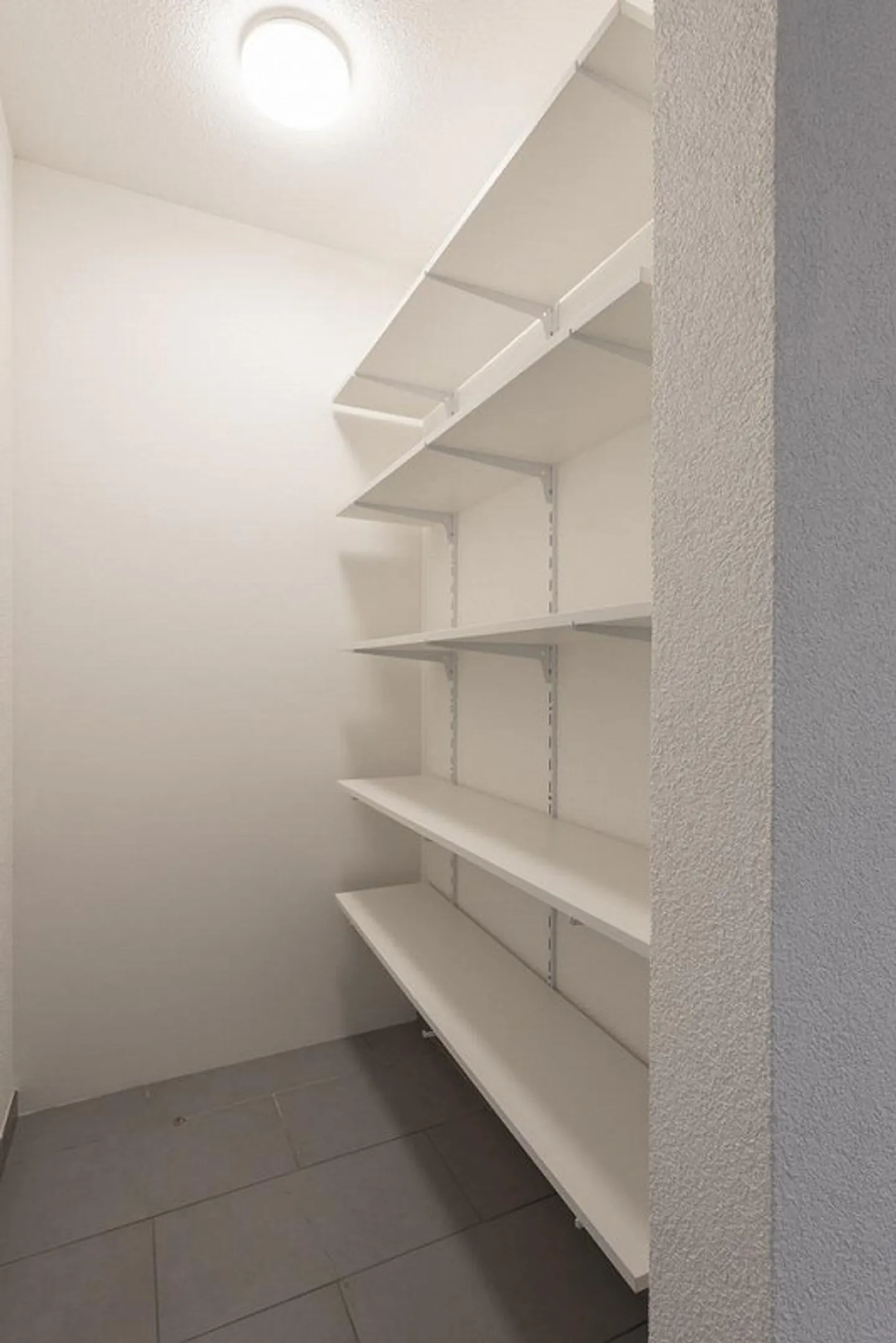 RENT WITHOUT DEPOSIT - Are you looking for your first apartment? - Photo 6 of 8