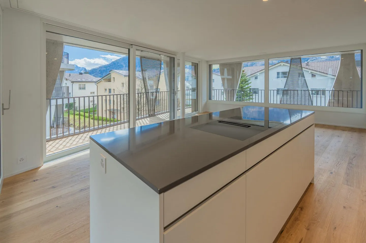 Great 4.5 room apartment with great view from 01.04.2026 - Photo 2 of 14