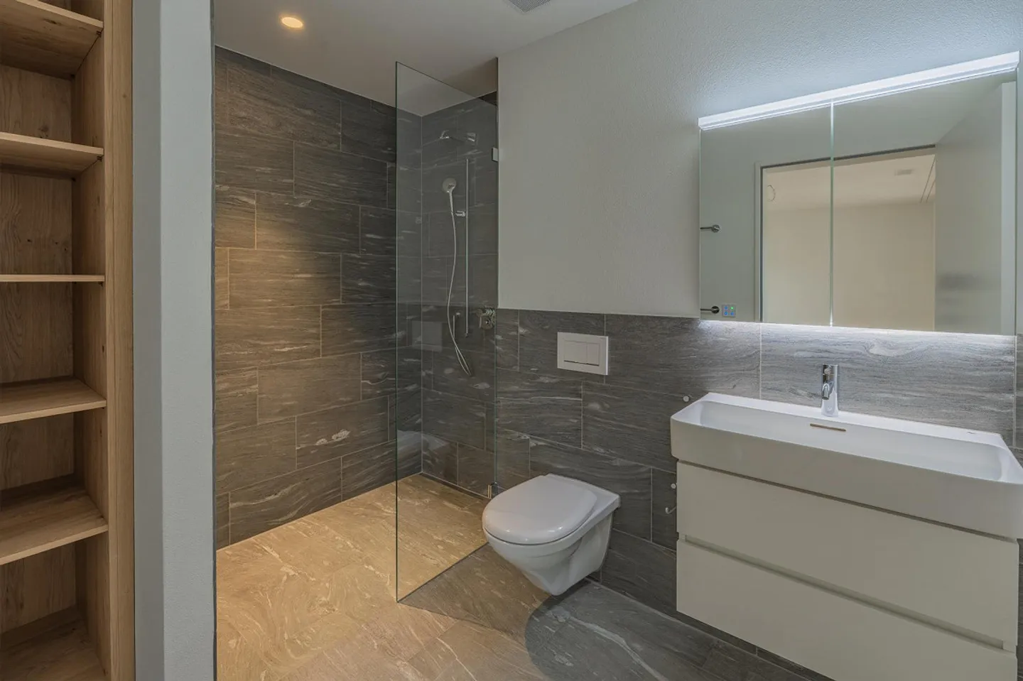 Great 4.5 room apartment with great view from 01.04.2026 - Photo 4 of 14