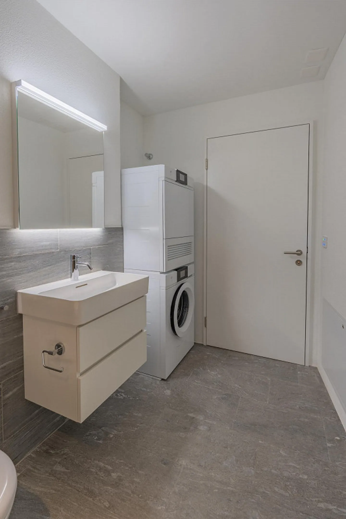 Great 4.5 room apartment with great view from 01.04.2026 - Photo 5 of 14