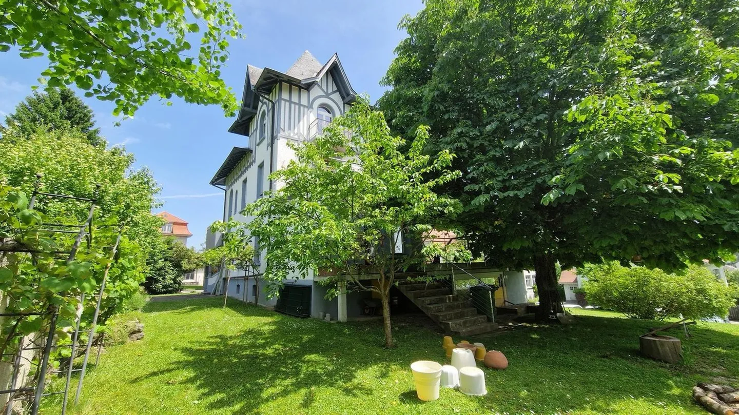 Belle maison unifamiliale ou multifamiliale avec garage, places de parking, terrasses, jardin - Photo 4 sur 45