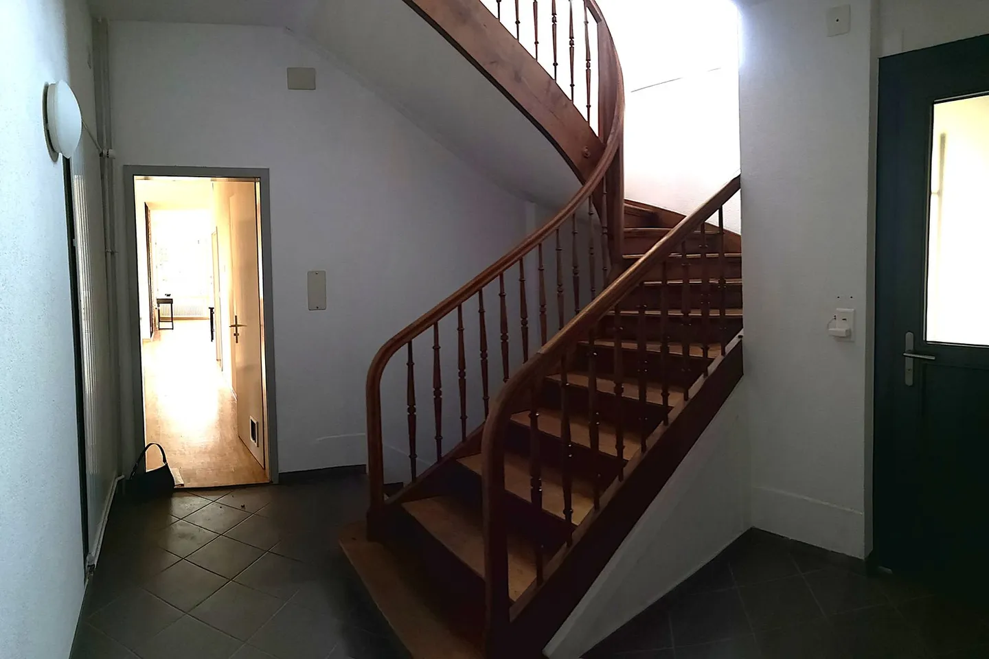 Belle maison unifamiliale ou multifamiliale avec garage, places de parking, terrasses, jardin - Photo 15 sur 45