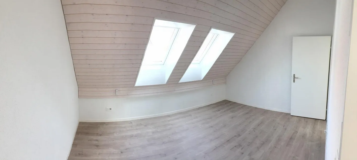 Appartement sous les combles moderne et familial de 4,5 pièces à Pfungen - Photo 6 sur 13