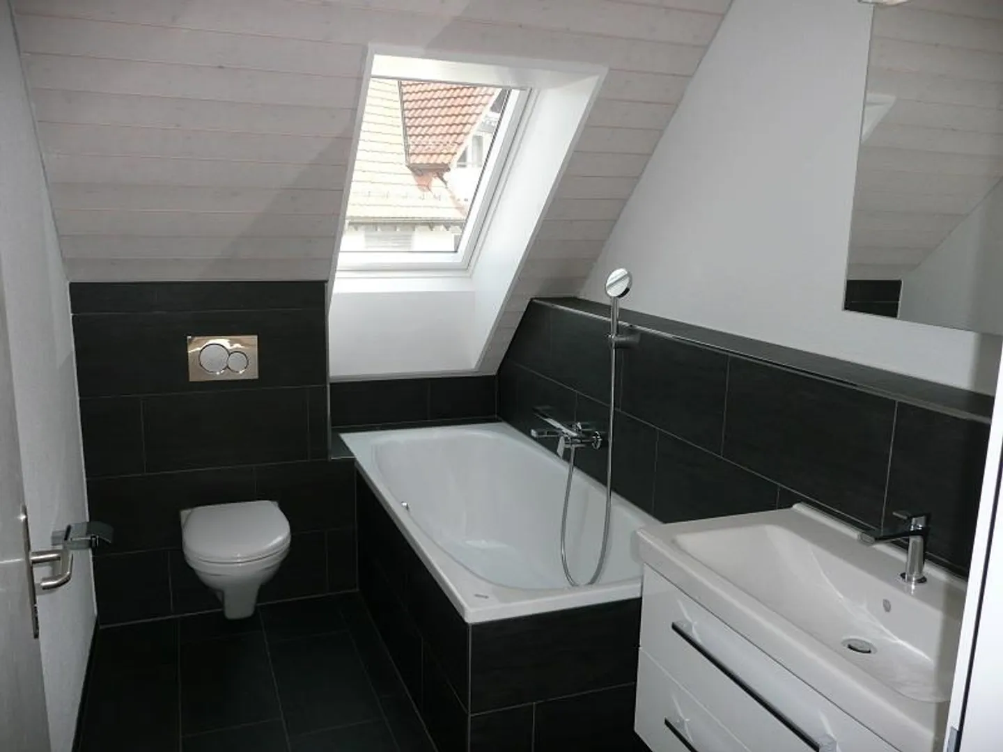 Appartement sous les combles moderne et familial de 4,5 pièces à Pfungen - Photo 8 sur 13