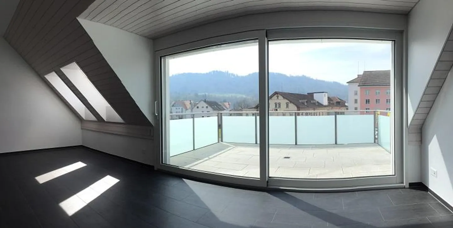 Appartement sous les combles moderne et familial de 4,5 pièces à Pfungen - Photo 2 sur 13