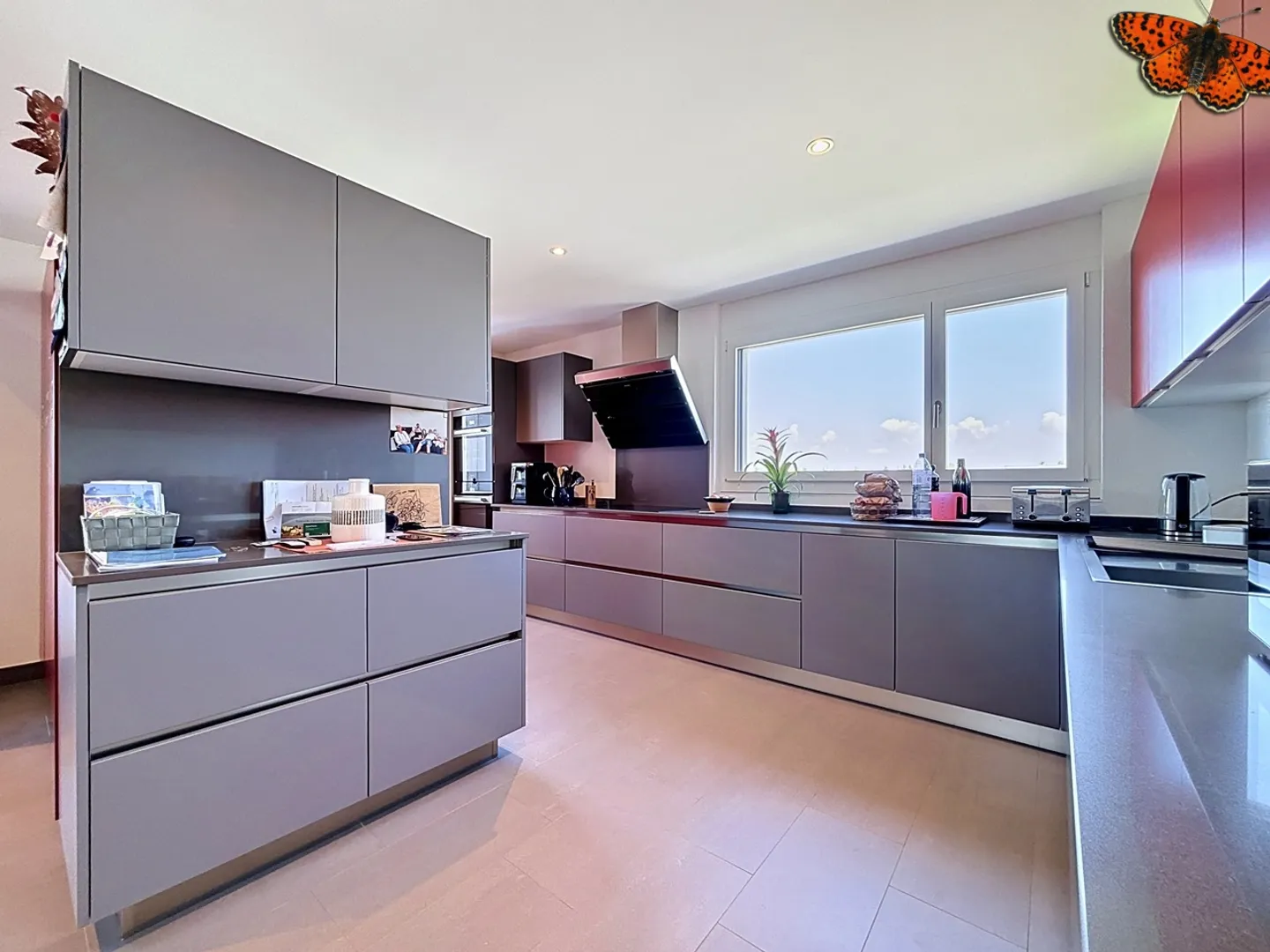 Villa spacieuse avec deux appartements - Photo 4 sur 13