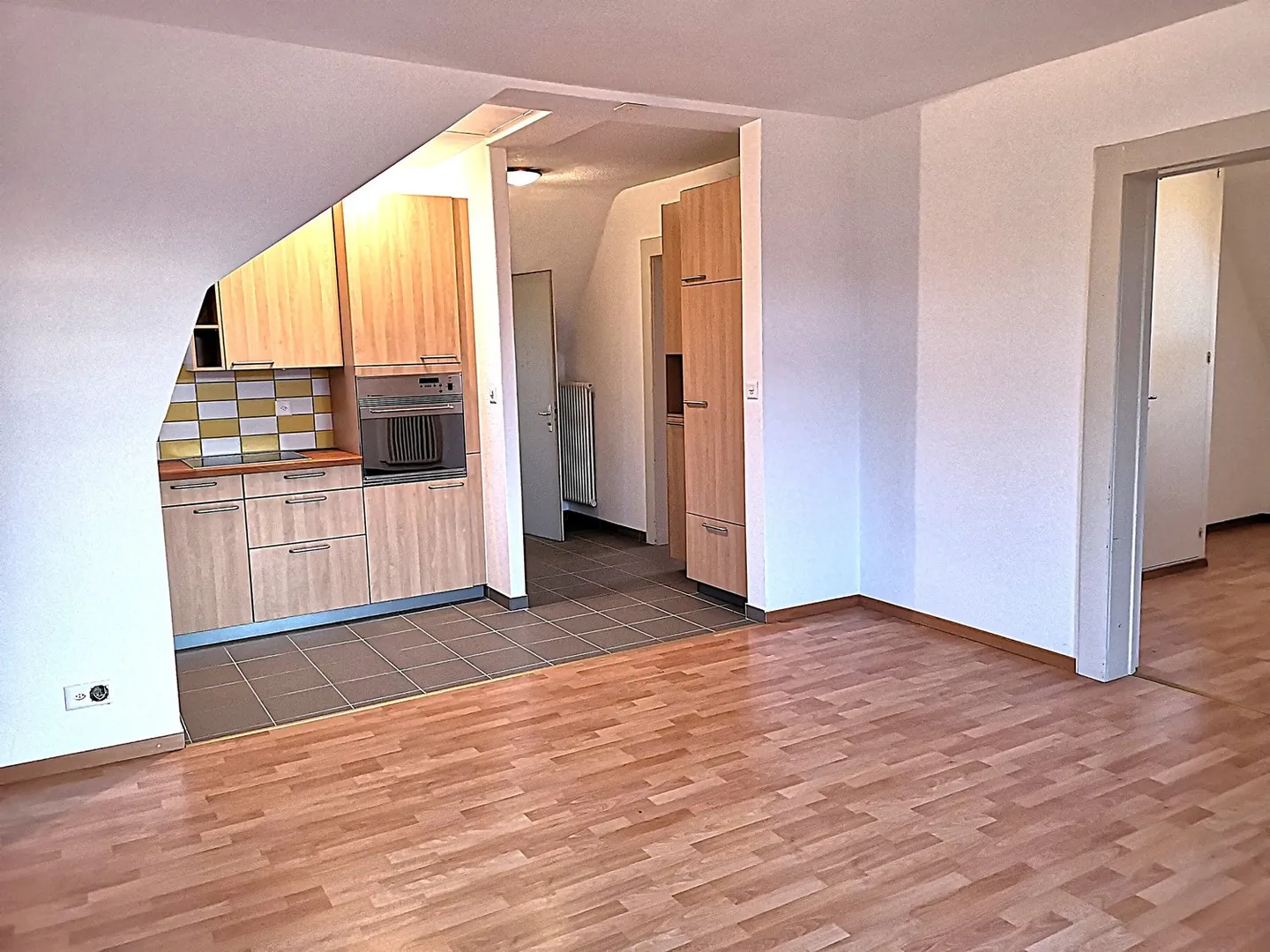 Belle maison unifamiliale ou multifamiliale avec garage, places de parking, terrasses, jardin - Photo 42 sur 45