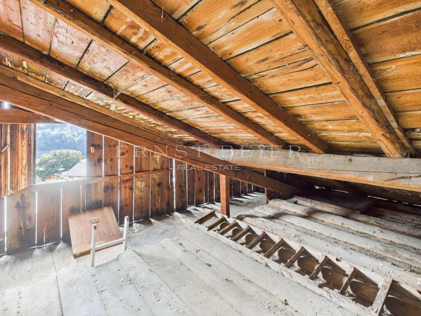 Semi-Detached Chalet to Renovate - Unobstructed View - Calm and Green Environment - Photo 7 of 14