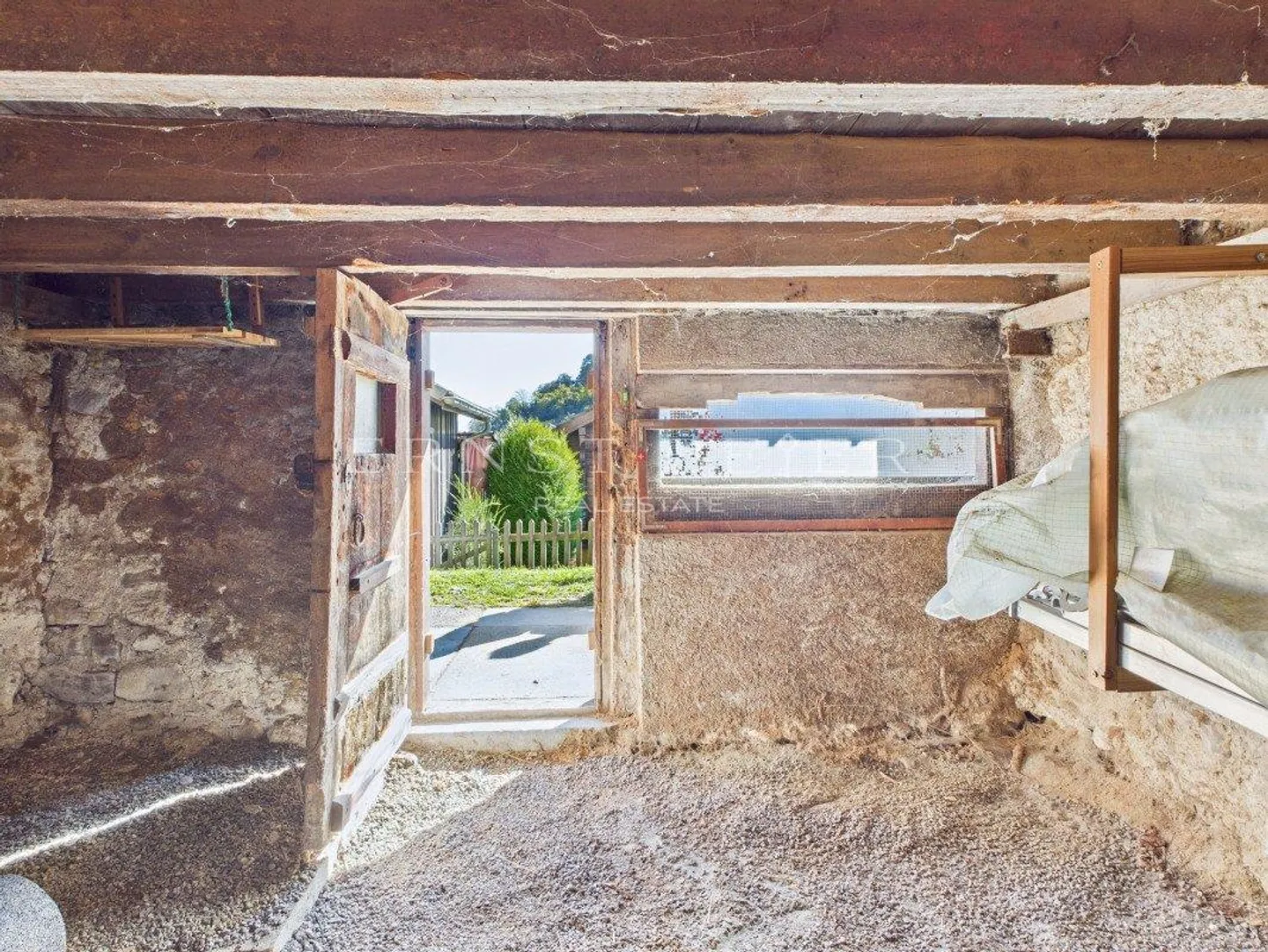 Semi-Detached Chalet to Renovate - Unobstructed View - Calm and Green Environment - Photo 9 of 14