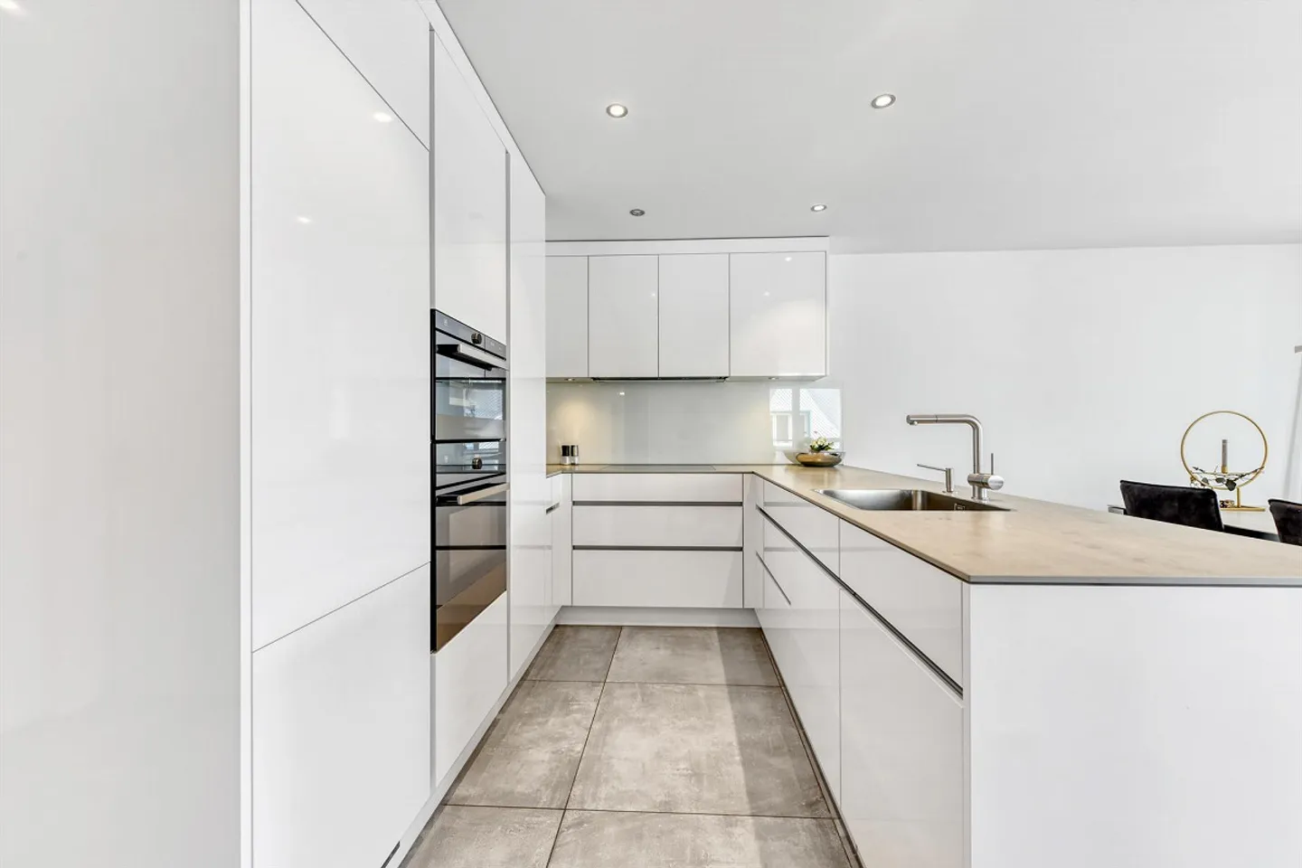Appartement moderne et lumineux de 4,5 pièces dans un emplacement central - Photo 6 sur 14