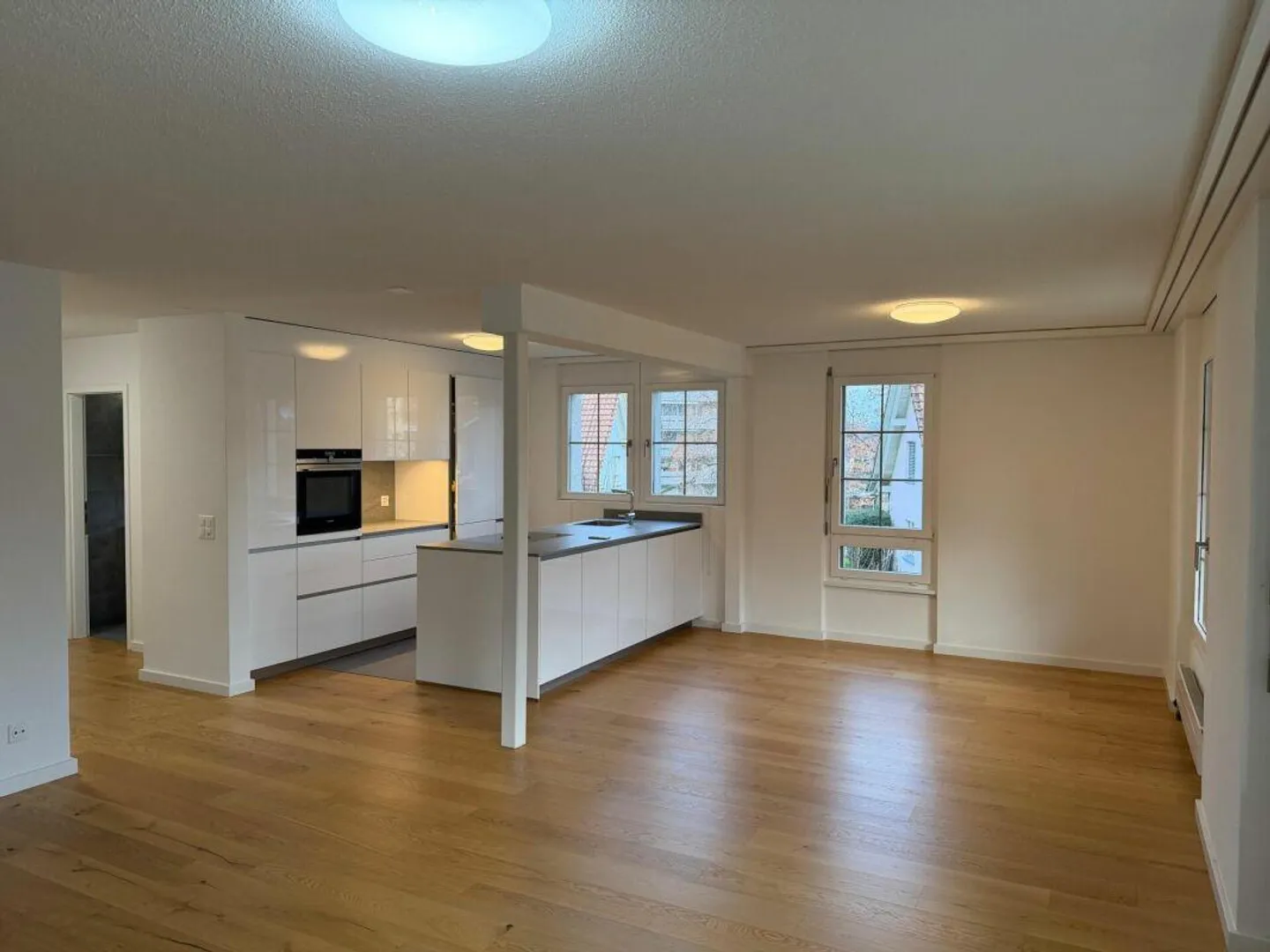 Vie confortable et moderne - Appartement de 3,5 pièces avec cheminée - Photo 2 sur 14