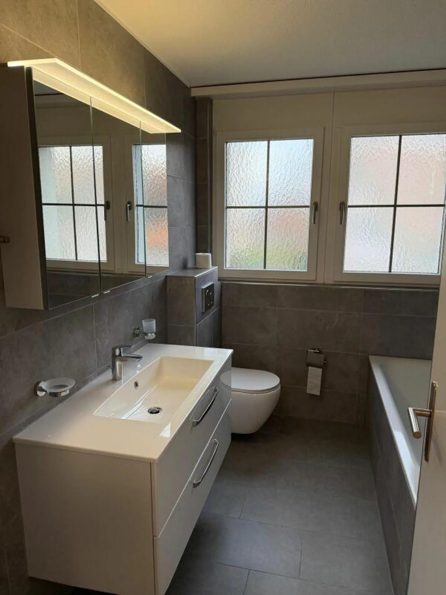 Vie confortable et moderne - Appartement de 3,5 pièces avec cheminée - Photo 5 sur 14