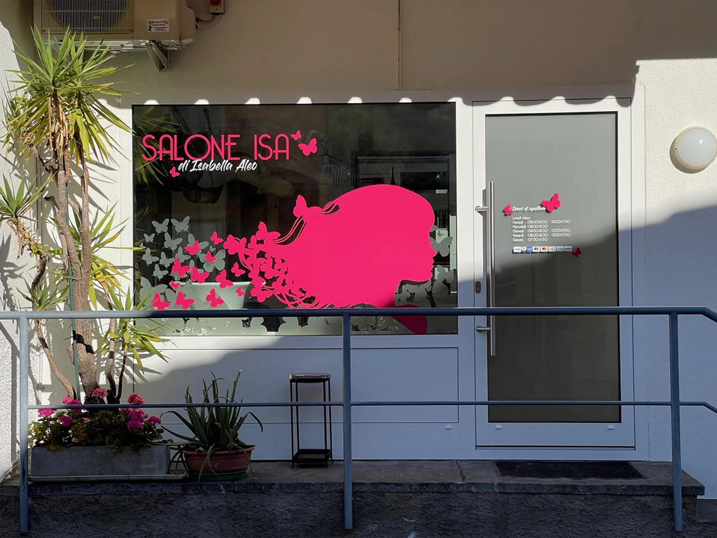 Hairdressing salon for rent - Photo 3 of 3