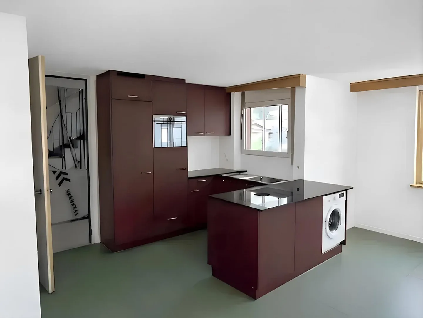 First Rental 1.5-Room Apartment 3rd Floor, 8048 Zurich for Rent - Photo 2 of 3