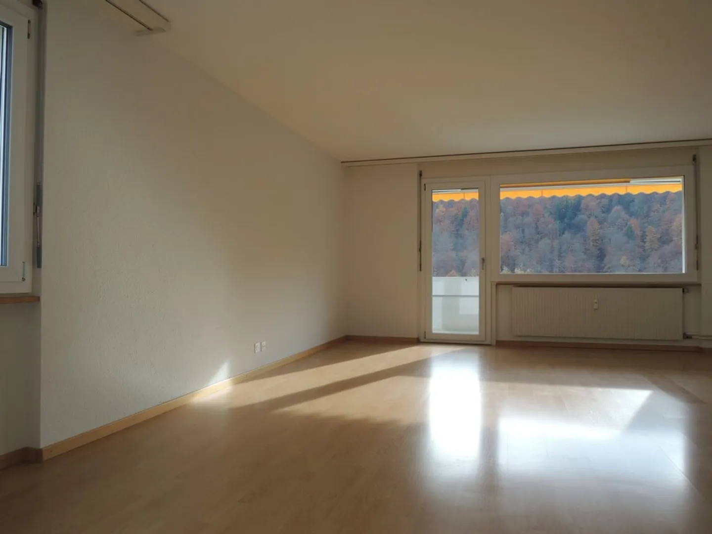 Apartment for rent - Photo 2 of 7