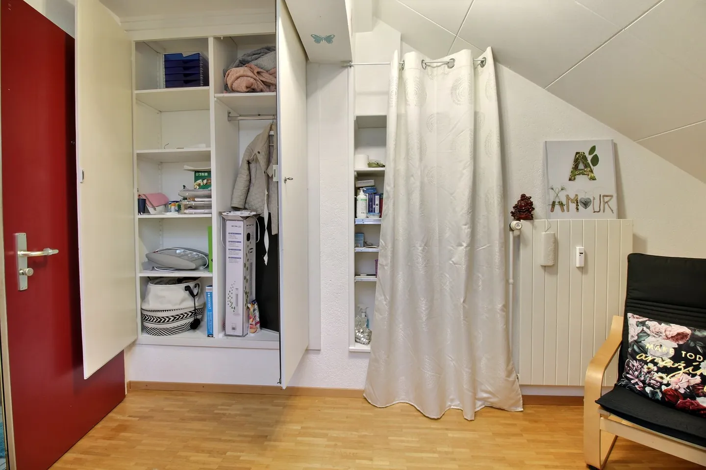 Room for Rent in the Center of Romont - Photo 2 of 4