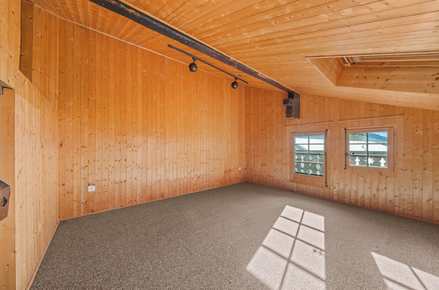 Charming Alpine Chalet in Leysin - Photo 7 of 23