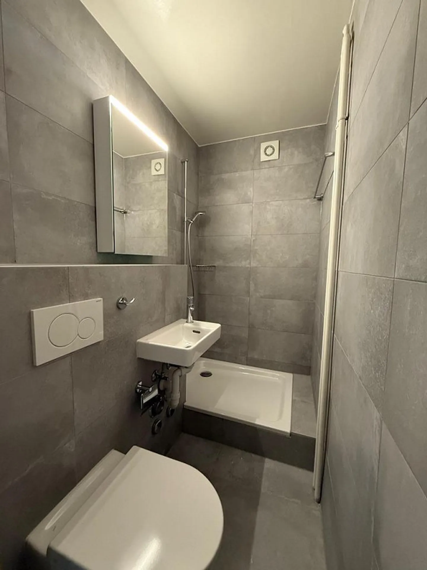 Appartement rénové de 2,5 pièces au 1er étage - Photo 5 sur 7