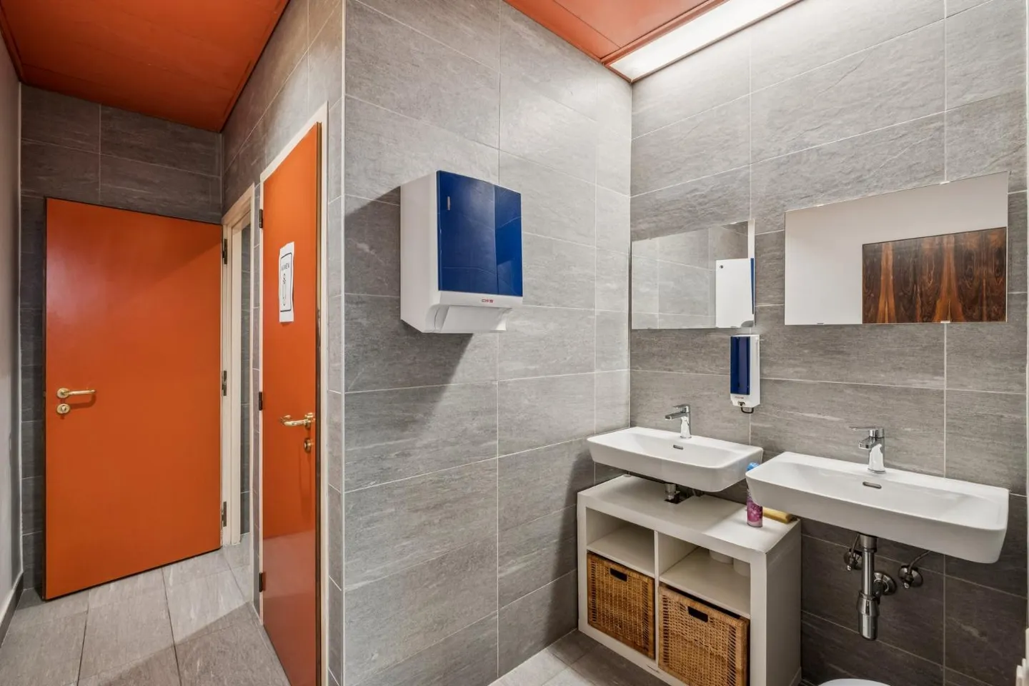 Functional and strategically located offices in the heart of Geneva - Photo 5 of 13