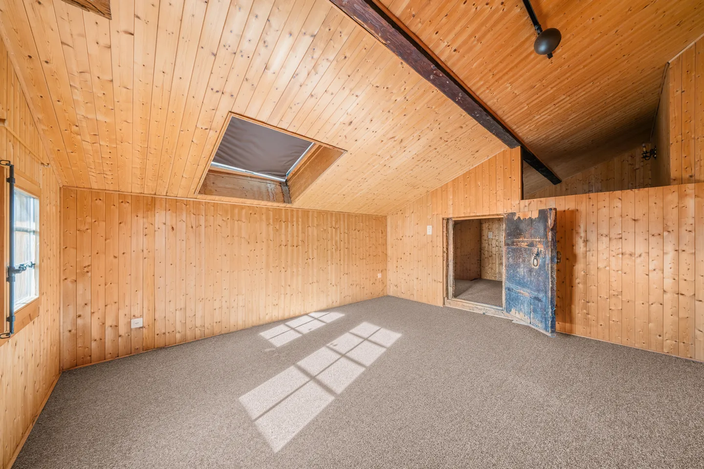 Charming Alpine Chalet in Leysin - Photo 16 of 23