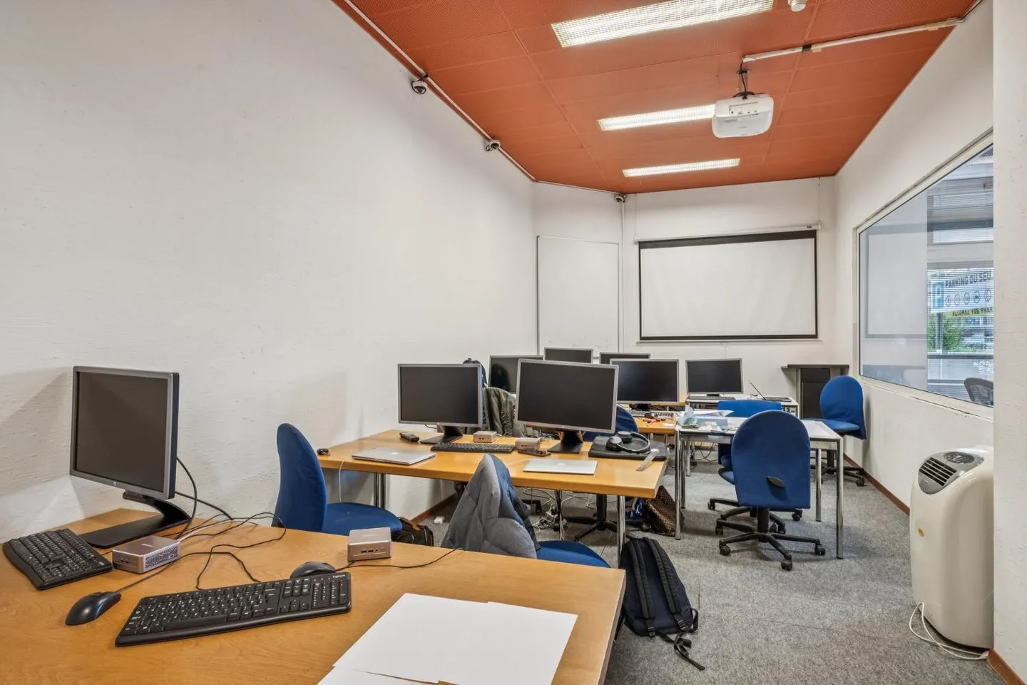 Functional and strategically located offices in the heart of Geneva - Photo 8 of 13