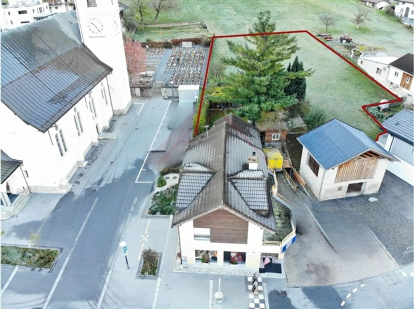 Unica opportunità di investimento - Spazio commerciale, appartamento di 5,5 stanze e terreno in un pacchetto attraente - Foto 7 di 7