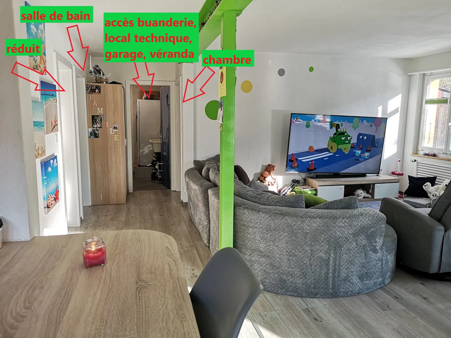 Haus mit Spa, Sauna, Schwimmbad, Ladestation für Elektroautos, 36 Photovoltaik-Panels - Foto 11 von 28