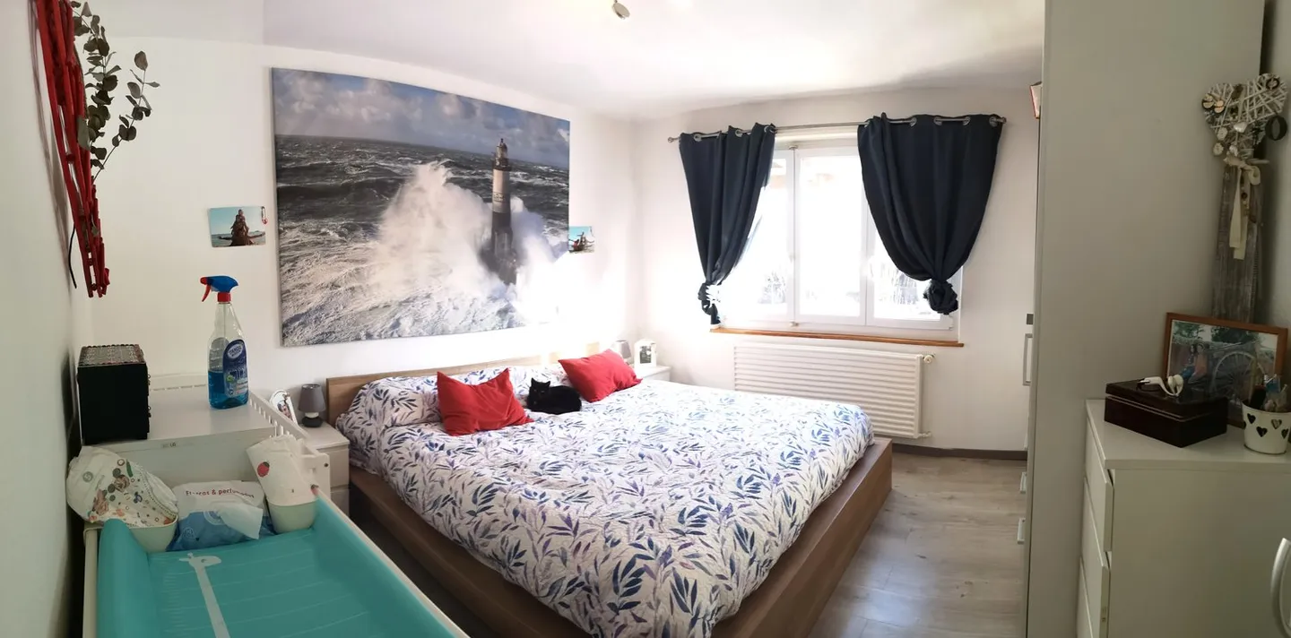 Haus mit Spa, Sauna, Schwimmbad, Ladestation für Elektroautos, 36 Photovoltaik-Panels - Foto 13 von 28