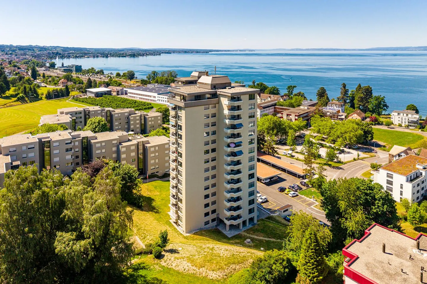 Moderne Wohnung mit Seeblick - Foto 2 von 13