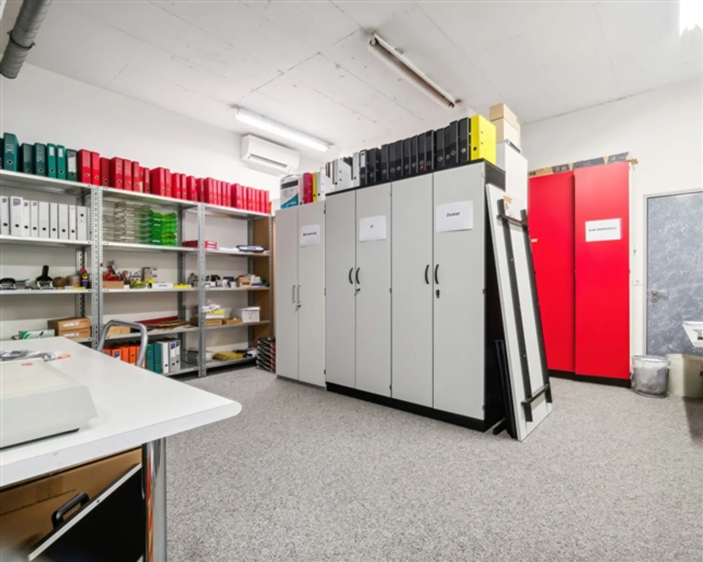 Ideally Located Office Spaces in Cham - Photo 5 of 10