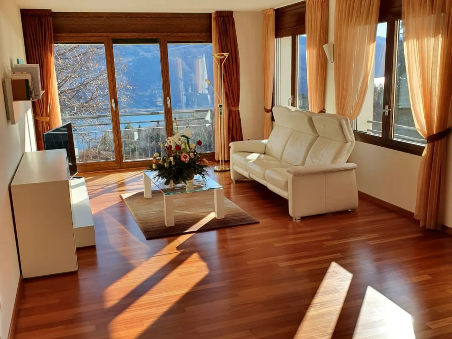 Charmante Wohnung mit Seeblick - Foto 3 von 11