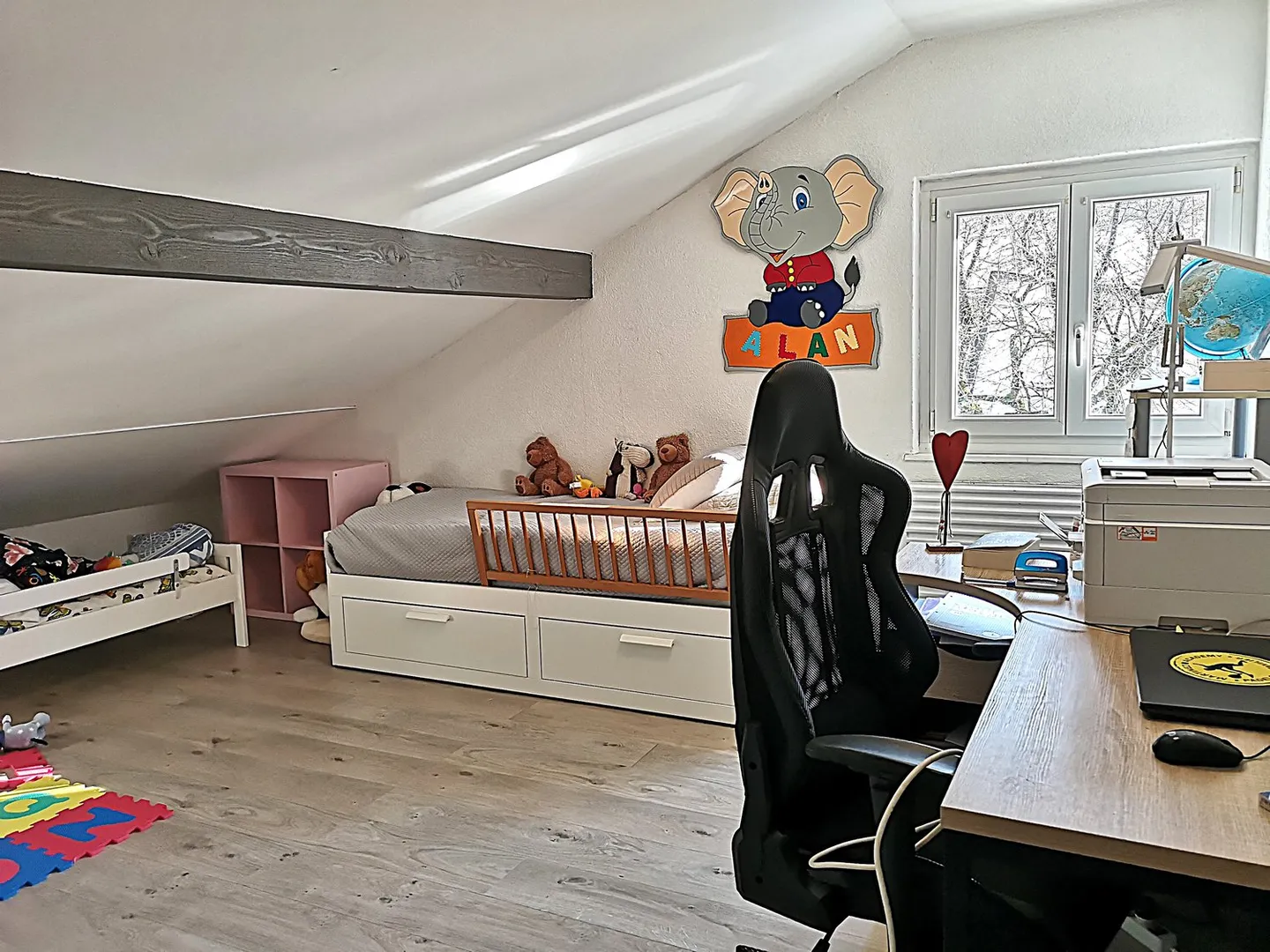 Haus mit Spa, Sauna, Schwimmbad, Ladestation für Elektroautos, 36 Photovoltaik-Panels - Foto 27 von 28