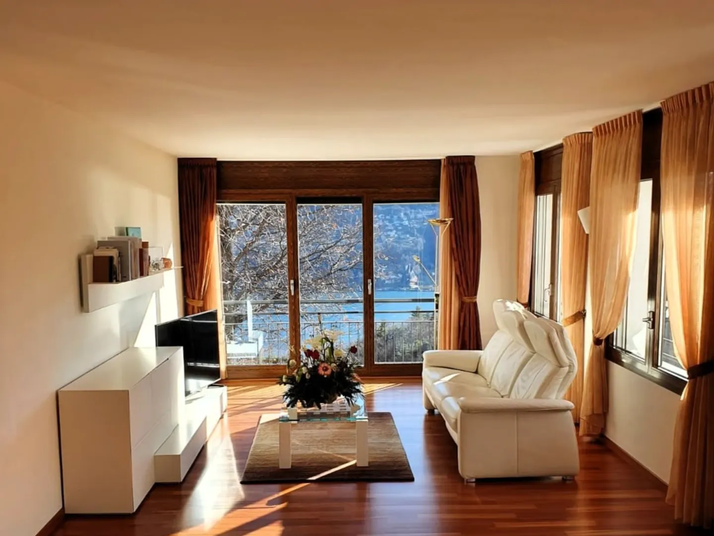 Charmante Wohnung mit Seeblick - Foto 1 von 11