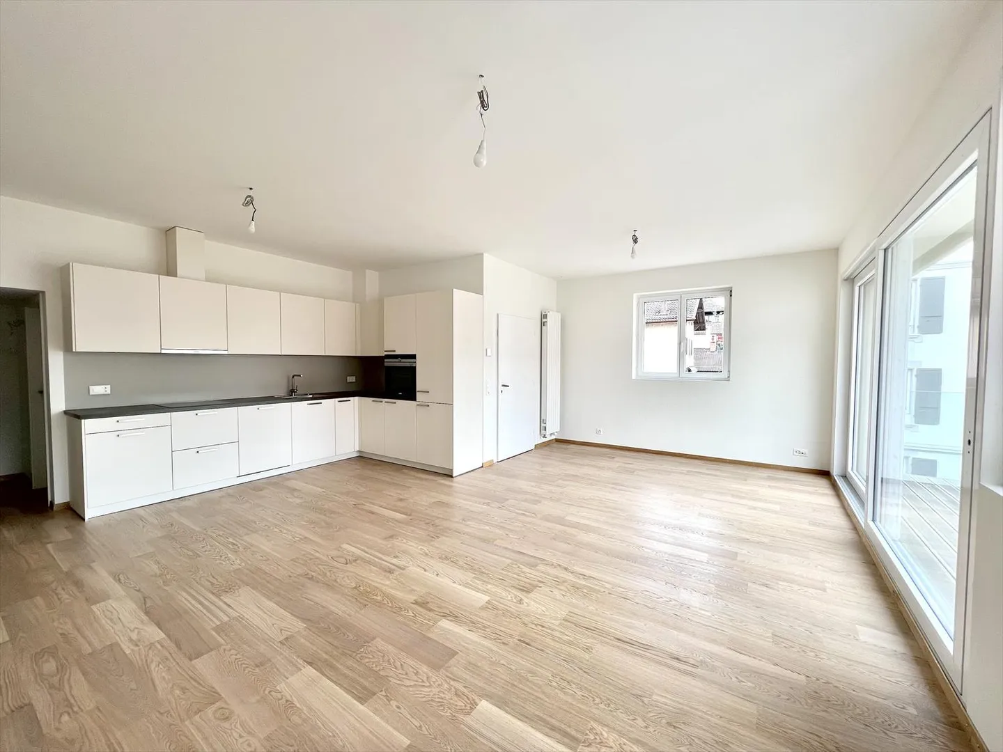 2.5 Room Apartment - Photo 2 of 10