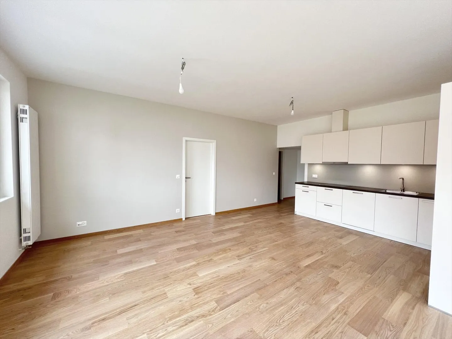 2.5 Room Apartment - Photo 3 of 10