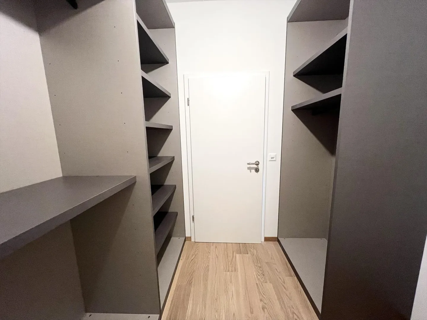 2.5 Room Apartment - Photo 8 of 10