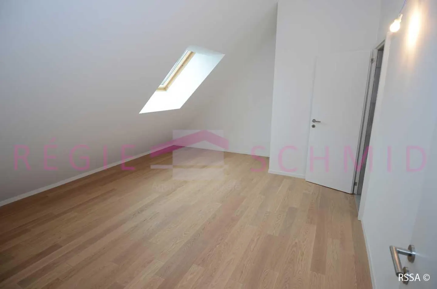 Duplex di Lusso con Vista Alpina - Foto 12 di 15