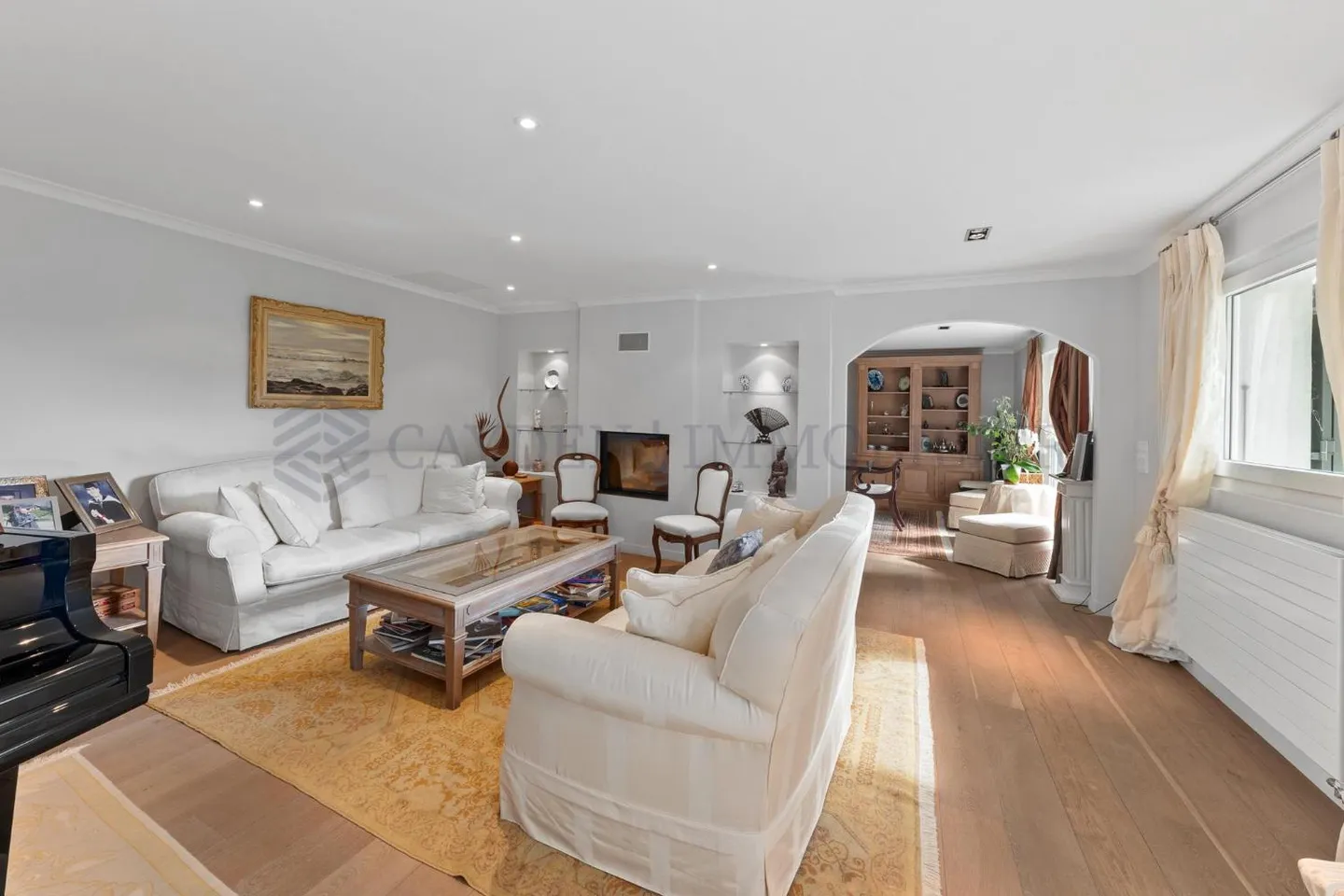 Large fully renovated individual villa - Photo 6 of 13